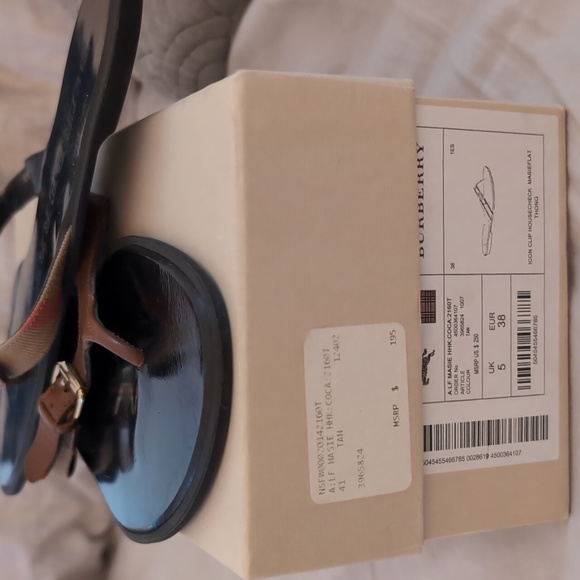 Burberry flip flops - Picture 4 of 4